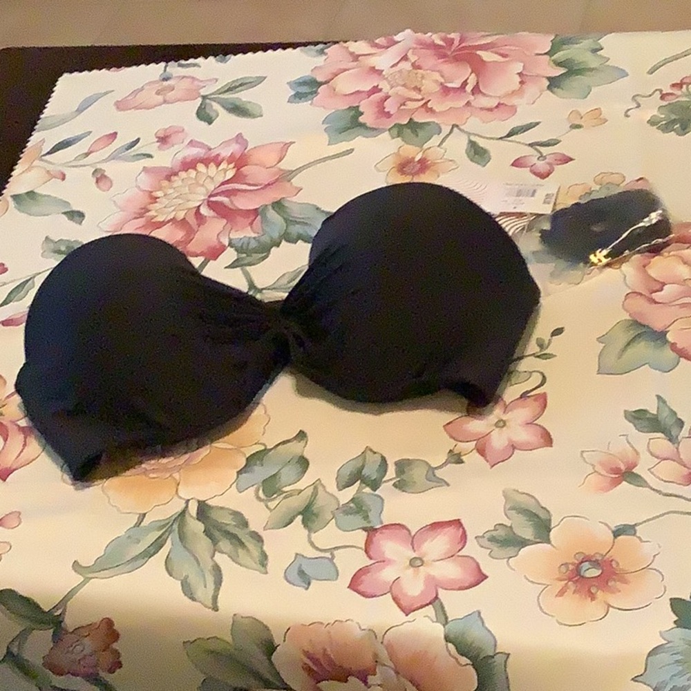KikaRio bikini top padded NWT black clasp back padded 34D/36C new tag ox 500